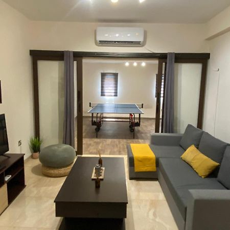 Philip Spacious Apartment Лимасол Екстериор снимка