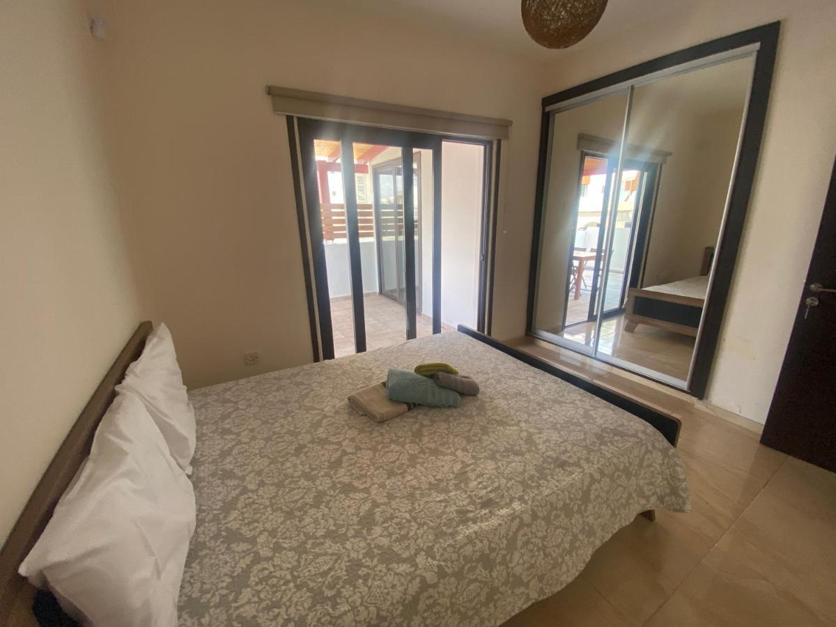 Philip Spacious Apartment Лимасол Екстериор снимка