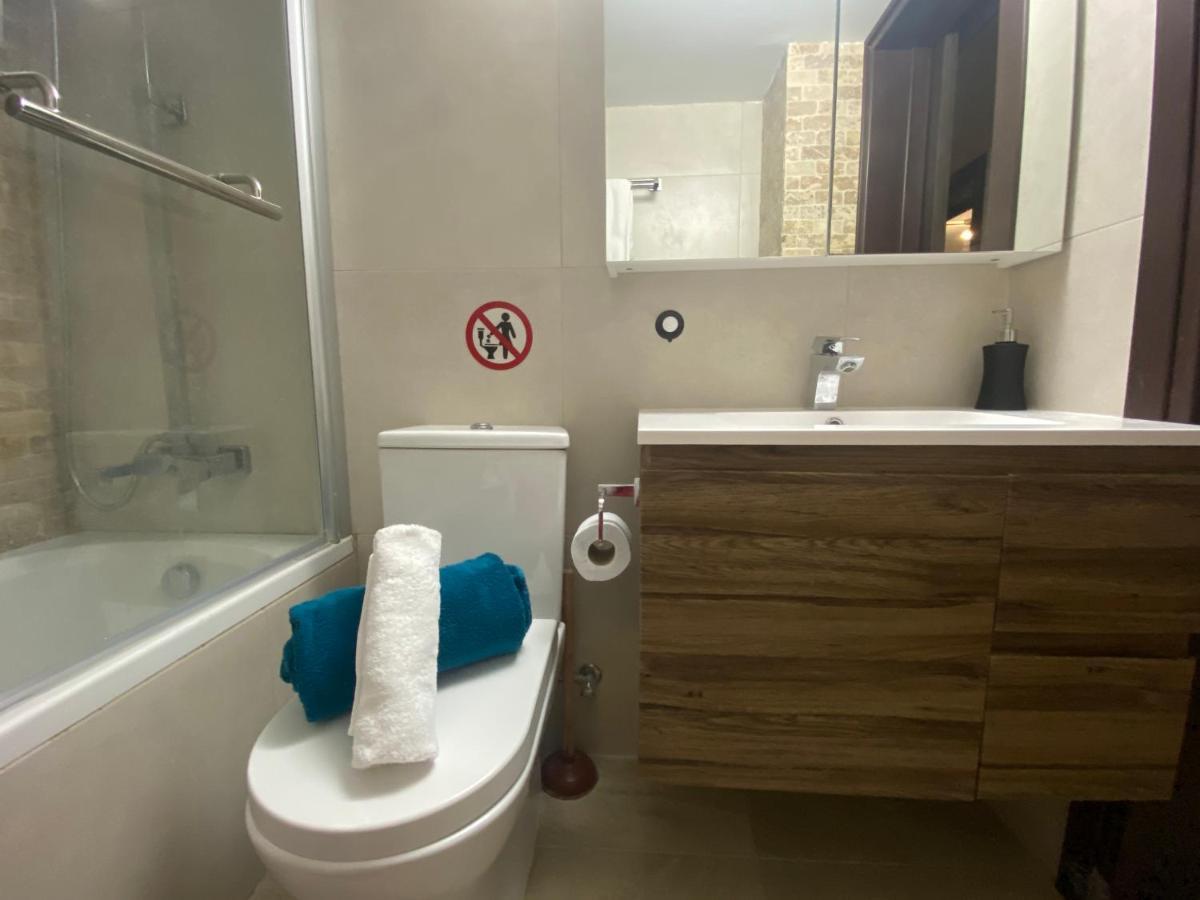 Philip Spacious Apartment Лимасол Екстериор снимка